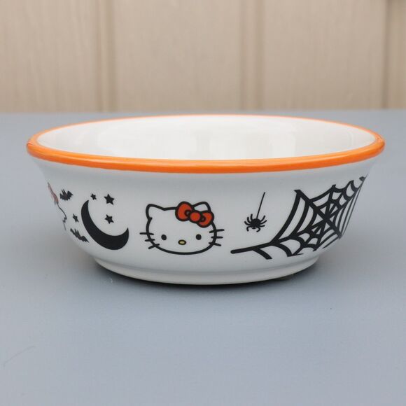 Hello Kitty Ceramic Pet Bowl Halloween - Picture 1 of 5